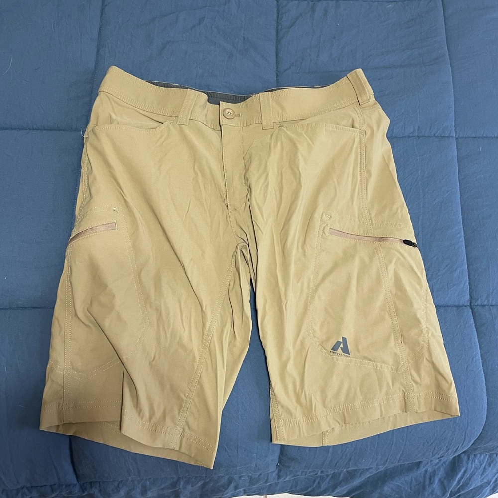 Men’s cargo shorts